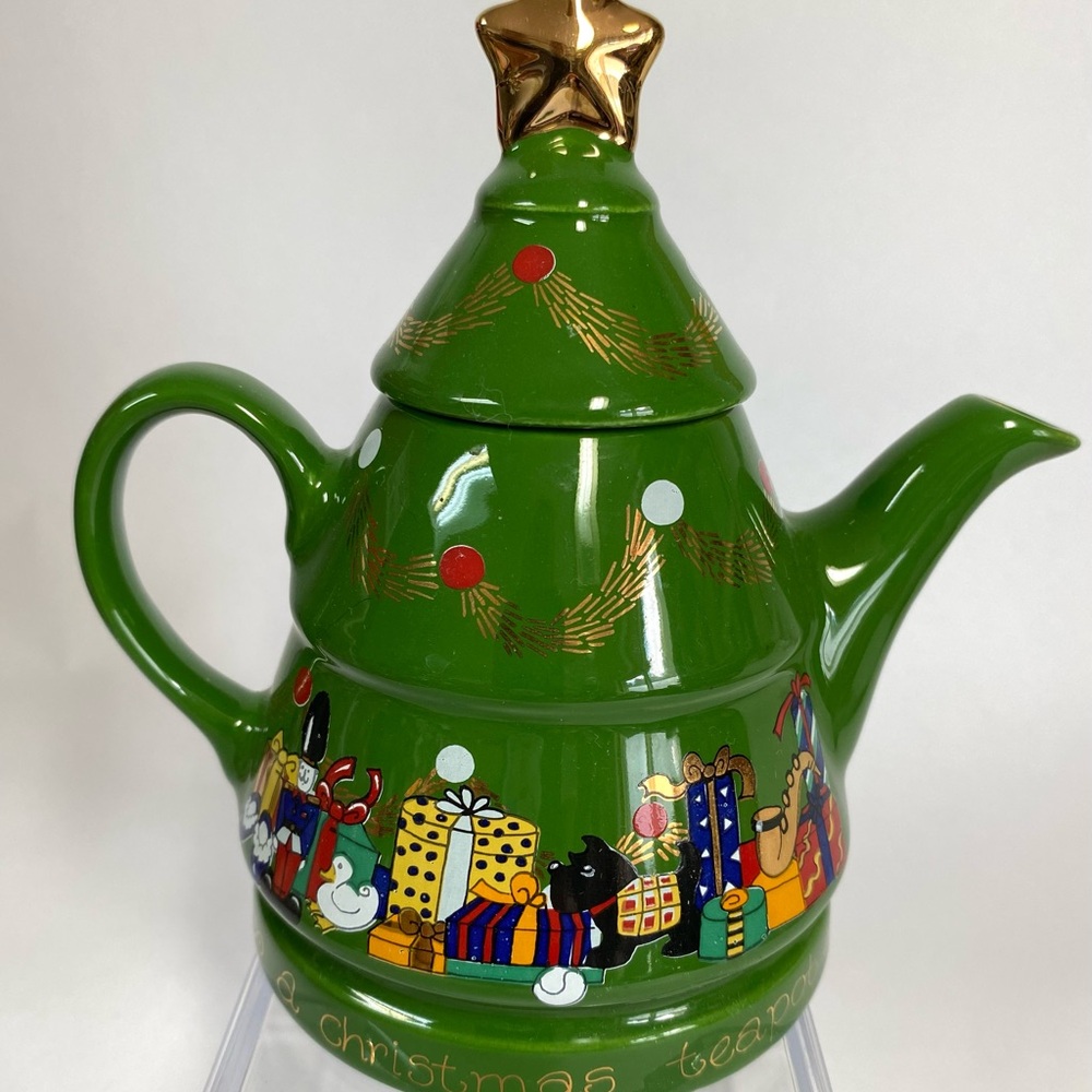 Wade English Life Christmas Tree Shape Tea for One. Green & Gold Toys Teddy Bear